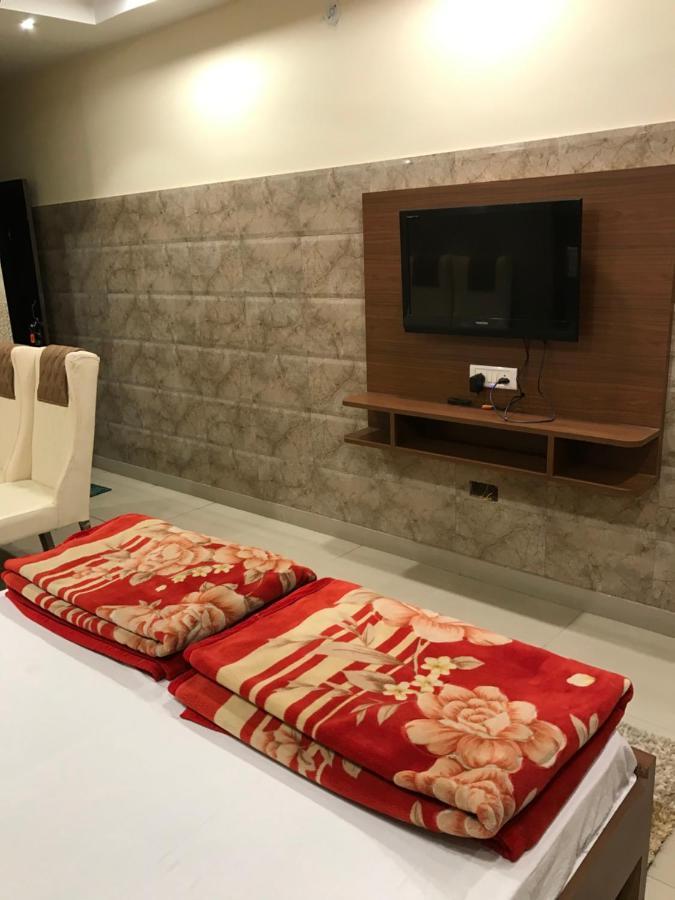 Hotel Natraj Bulandshahr Eksteriør bilde