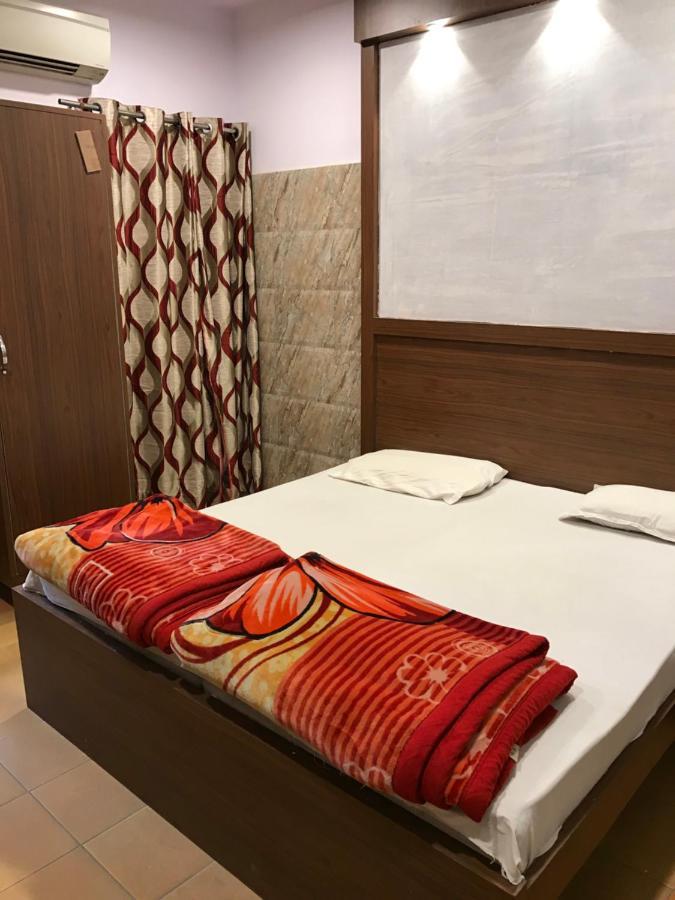 Hotel Natraj Bulandshahr Eksteriør bilde