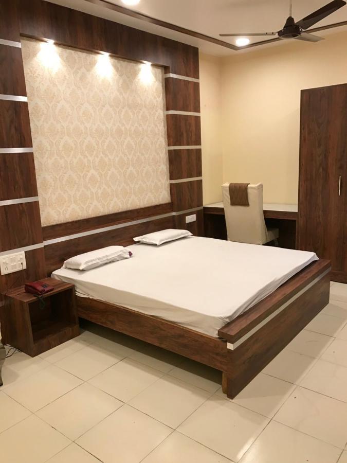 Hotel Natraj Bulandshahr Eksteriør bilde