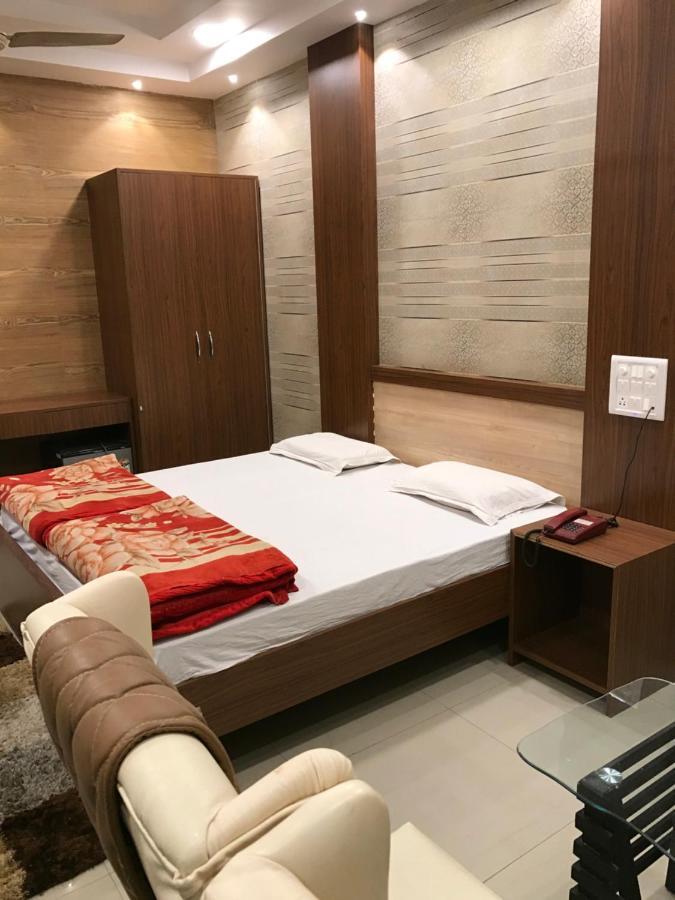 Hotel Natraj Bulandshahr Eksteriør bilde