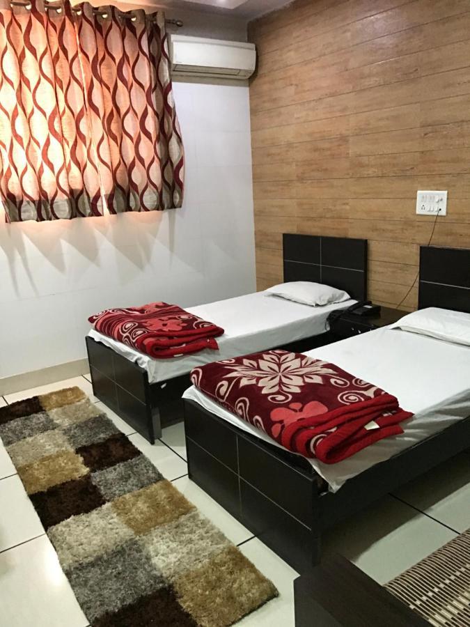 Hotel Natraj Bulandshahr Eksteriør bilde